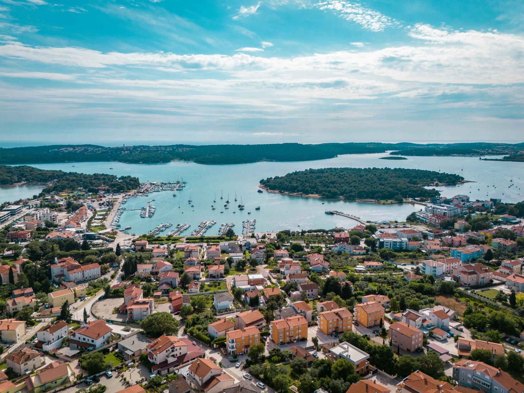 Vila Regi Medulin Exteriör bild
